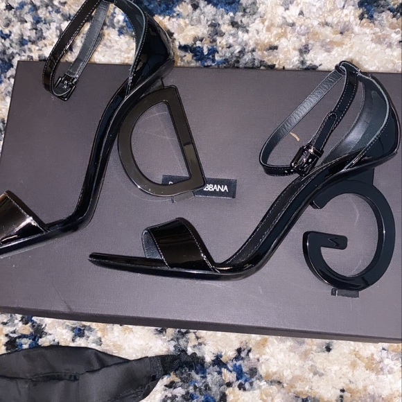 Beautiful Black Dolce & Gabbana Heels 2021! Only wore once! - Picture 2 of 5